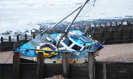 News/03/38_piedi_naufraga_a_Dover.jpg